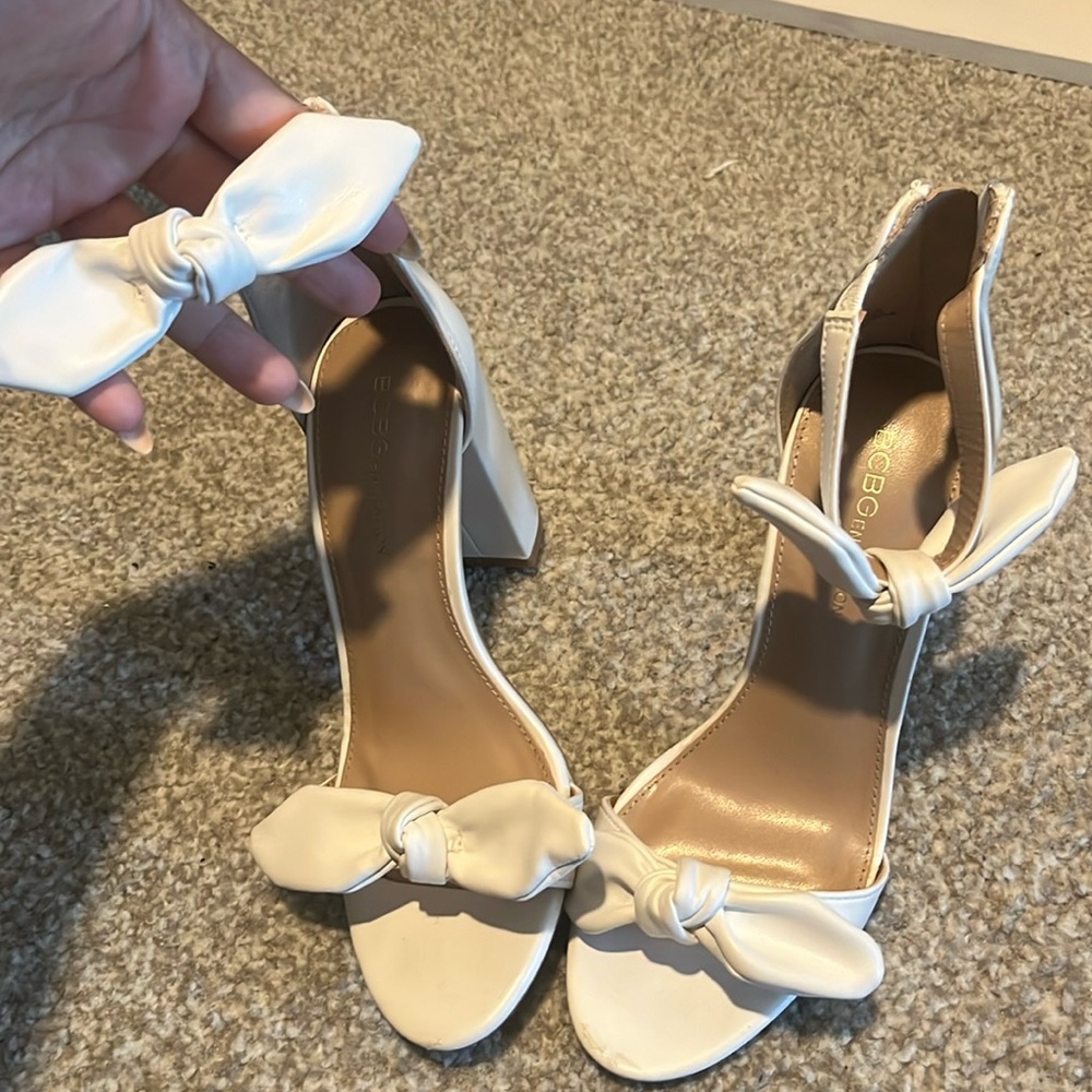 BCBG Batani Block Heel / White Bows